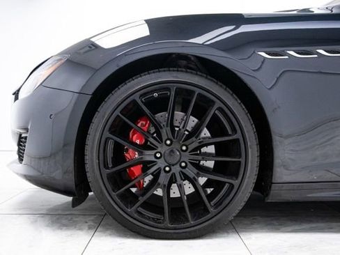 Used 2018 Maserati Ghibli S Q4 AWD/4WD image 36