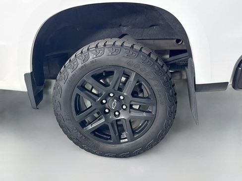 Used 2024 Chevrolet Silverado 1500 LT Trail Boss w/ LT Trail Boss Premium Package AWD/4WD image 32