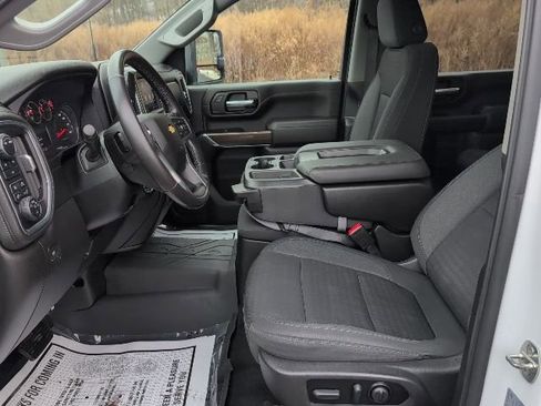 Used 2022 Chevrolet Silverado 2500 LT w/ Convenience Package image 13