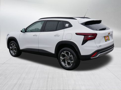 New 2026 Chevrolet Trax LT w/ Driver Confidence Package image 2