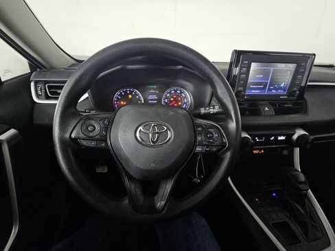 Used 2022 Toyota RAV4 LE image 6