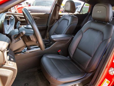 Used 2024 Buick Envista Sport Touring w/ Experience Buick Package FWD image 13
