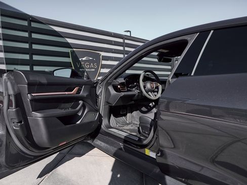 Used 2025 Porsche Taycan 4S w/ Premium Package image 29