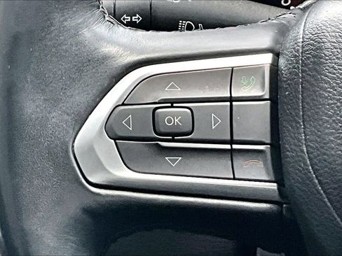 Used 2022 Jeep Compass Latitude w/ Sun and Sound Group AWD/4WD image 12