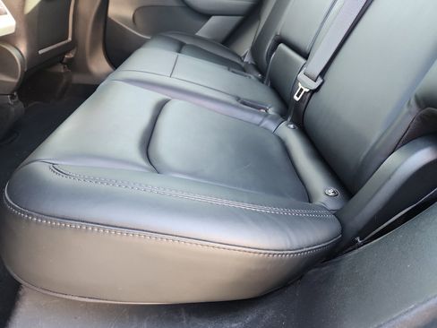 Used 2022 Tesla Model Y Long Range image 24