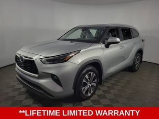 Used 2022 Toyota Highlander XLE video 3