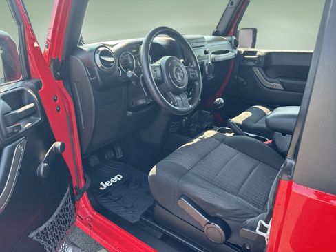 Used 2012 Jeep Wrangler Sport AWD/4WD image 9