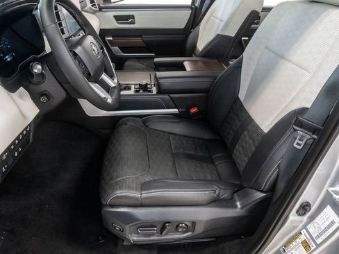 Used 2025 Toyota Sequoia Capstone AWD/4WD image 12