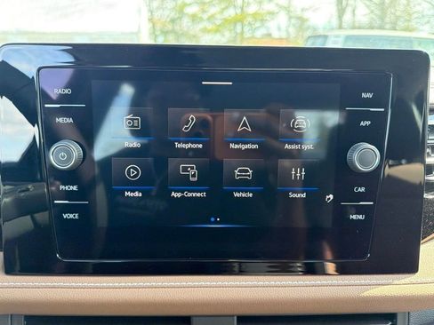 New 2026 Volkswagen Jetta SEL FWD image 19