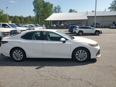 Used 2023 Toyota Camry LE FWD image 5