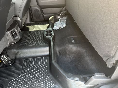 Used 2025 RAM 2500 Tradesman w/ Chrome Appearance Group AWD/4WD image 40
