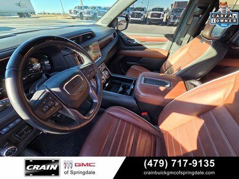 Used 2023 GMC Yukon Denali Ultimate AWD/4WD image 10