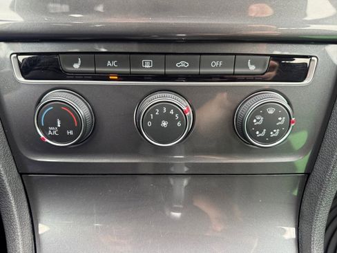 Used 2017 Volkswagen Golf Alltrack S image 22