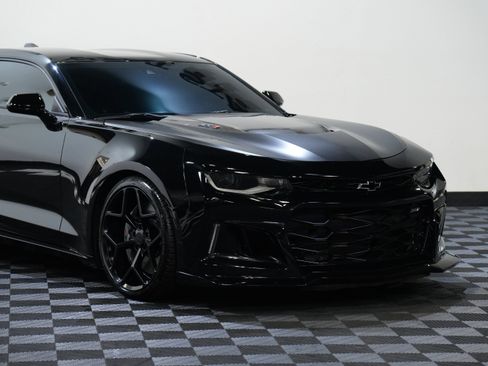 Used 2020 Chevrolet Camaro ZL1 RWD image 9