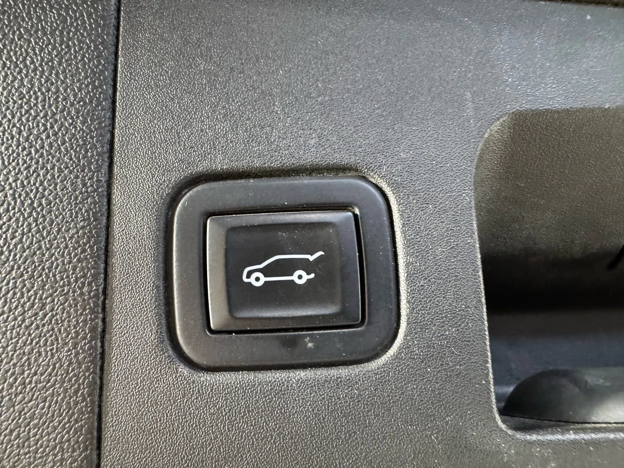 Used 2025 Cadillac XT5 Luxury w/ LPO, Floor Liner Package AWD/4WD image 28