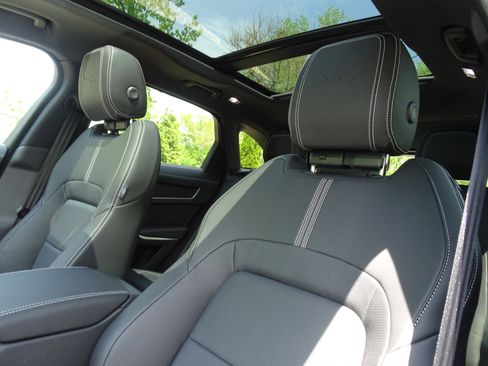 New 2026 Jaguar F-PACE R-Dynamic S image 19