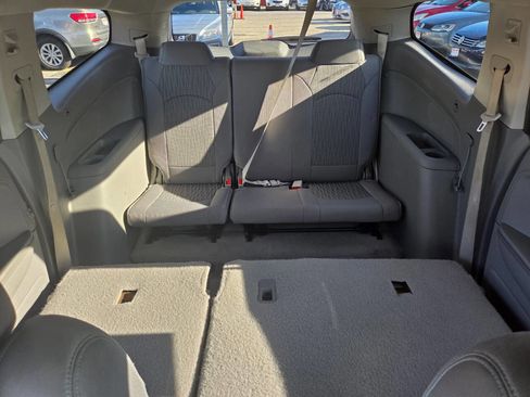 Used 2015 Chevrolet Traverse LS image 22