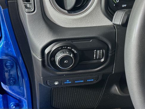 Used 2024 Jeep Wrangler Unlimited Sahara AWD/4WD image 16