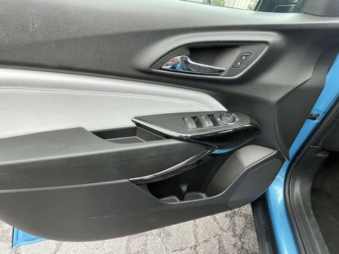 Used 2025 Chevrolet Trax LT FWD image 14