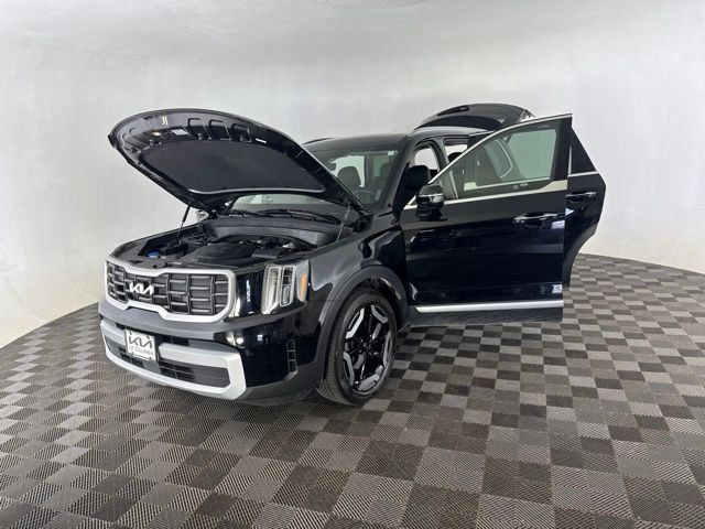 Certified 2025 Kia Telluride S FWD image 12