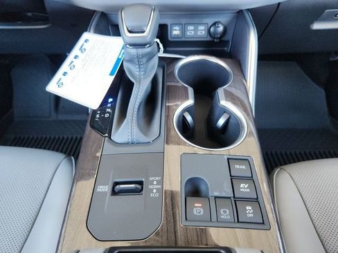 New 2026 Toyota Highlander Platinum image 22