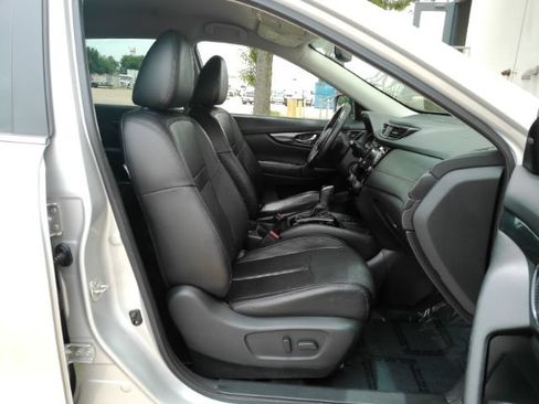 Used 2020 Nissan Rogue SL FWD image 19