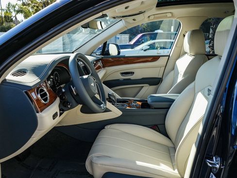 New 2026 Bentley Bentayga AWD/4WD image 20