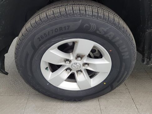 Used 2019 RAM 1500 Classic SLT image 31