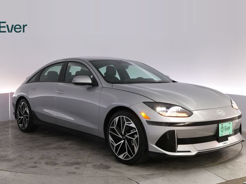 Used 2023 Hyundai Ioniq 6 SEL RWD image 13