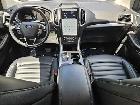 Used 2024 Ford Edge SEL image 5