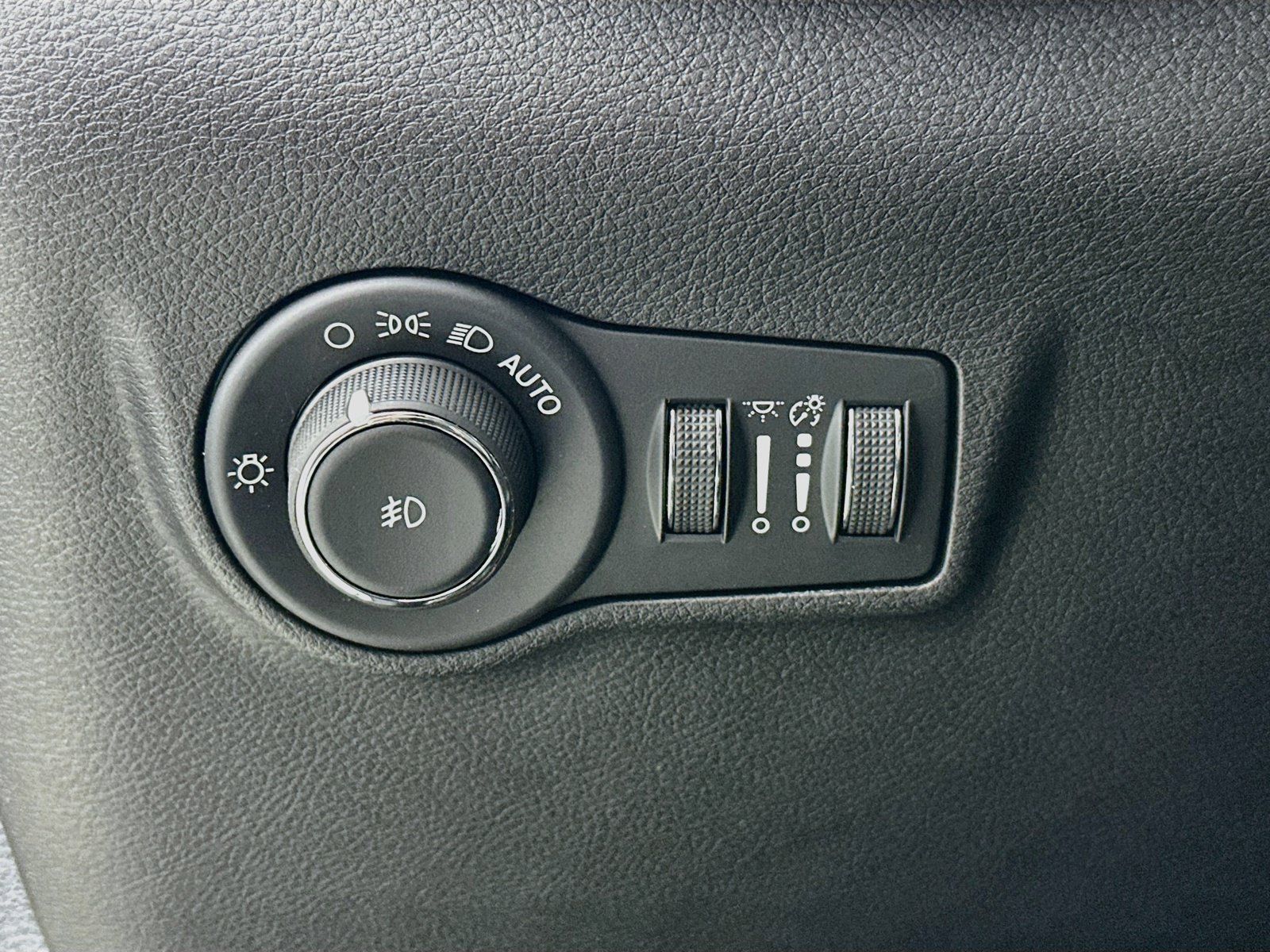 Used 2024 Jeep Compass Latitude AWD/4WD image 10