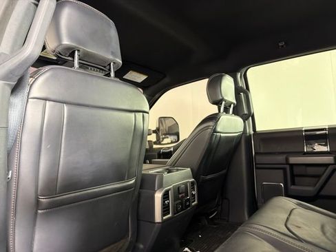 Used 2022 Ford F250 Platinum w/ FX4 Off-Road Package AWD/4WD image 14