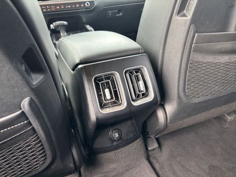 Used 2024 Kia Sorento S FWD image 24