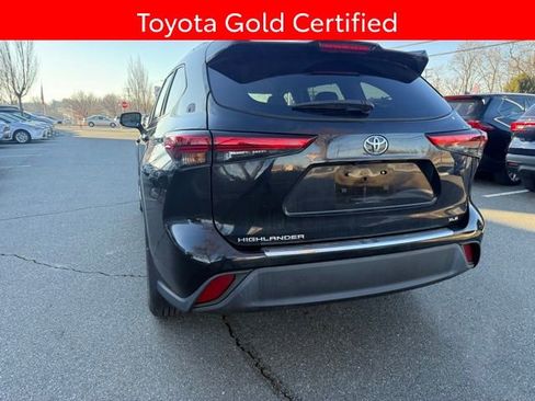 Certified 2023 Toyota Highlander XLE image 10