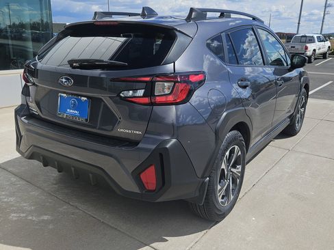 Used 2024 Subaru Crosstrek 2.0i Premium w/ Crosstrek Mirror Package AWD/4WD image 5
