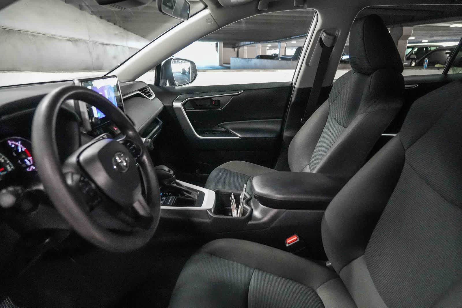 Certified 2025 Toyota RAV4 LE FWD image 18