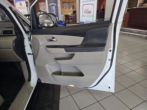 Used 2016 Honda Odyssey EX image 12