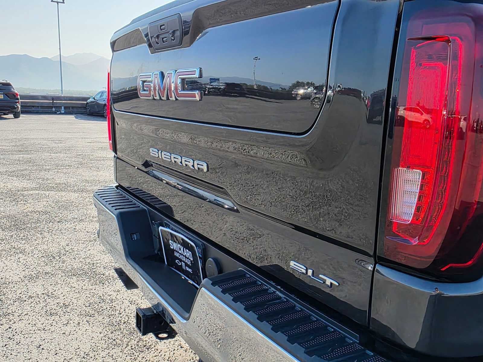 Certified 2021 GMC Sierra 1500 SLT w/ SLT Premium Package AWD/4WD image 14