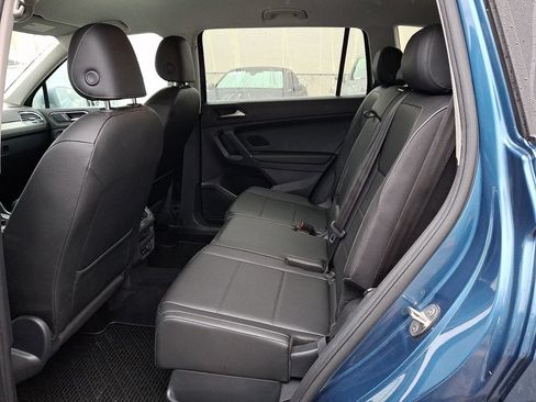 Used 2018 Volkswagen Tiguan SE AWD/4WD image 11
