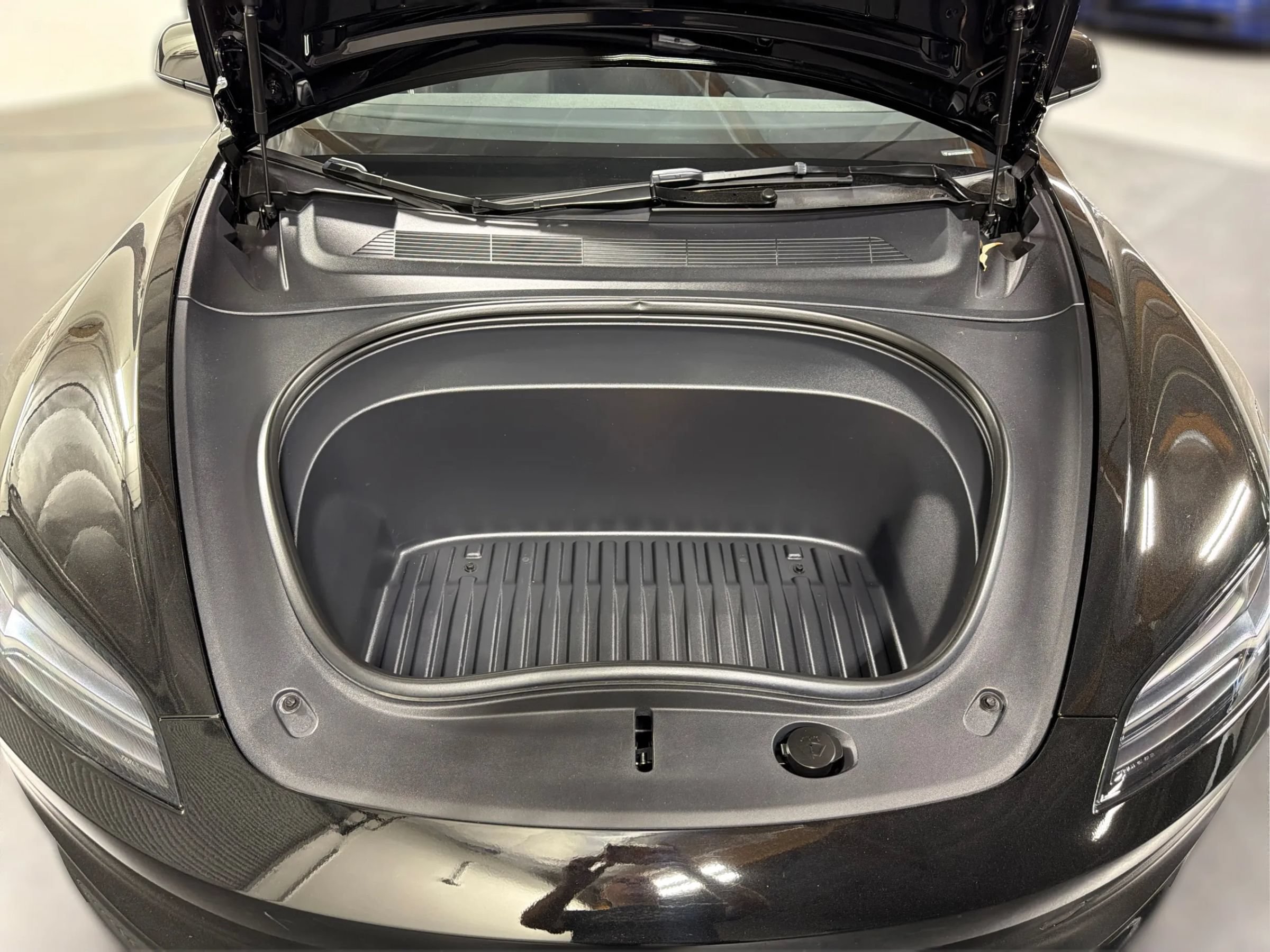 Used 2025 Tesla Model 3 Long Range AWD/4WD image 16