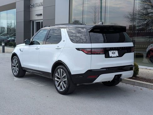 New 2026 Land Rover Discovery Dynamic SE image 4