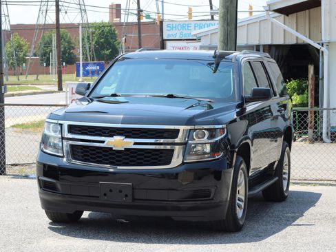 Used 2018 Chevrolet Tahoe LS AWD/4WD image 3
