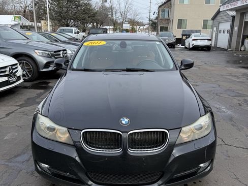 Used 2011 BMW 328i xDrive Sedan image 3