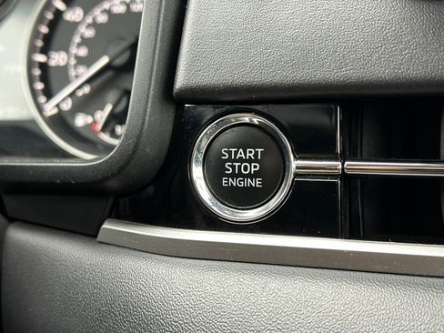 Used 2024 Mitsubishi Outlander SE Black Edition image 23