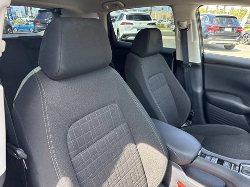 Used 2023 Honda HR-V LX image 27