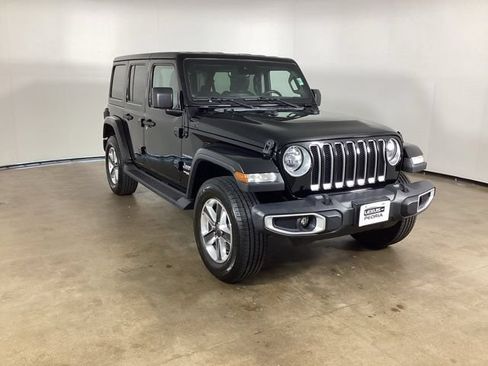 Used 2020 Jeep Wrangler Unlimited Sahara AWD/4WD image 3