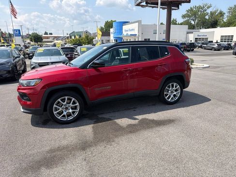 Used 2025 Jeep Compass Limited AWD/4WD image 6