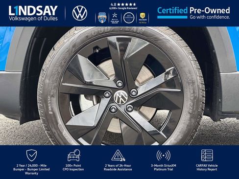 Certified 2025 Volkswagen Taos SE image 8
