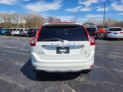 Used 2016 Volvo XC60 T5 Premier w/ Proximity Package image 4