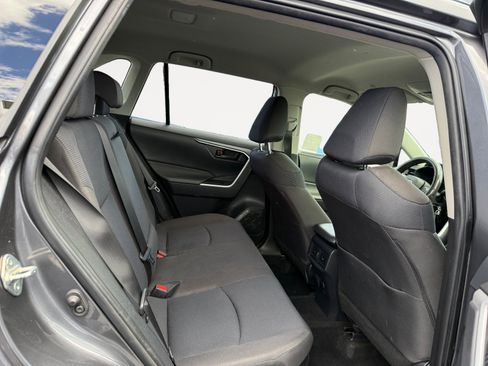 Used 2025 Toyota RAV4 LE AWD/4WD image 18